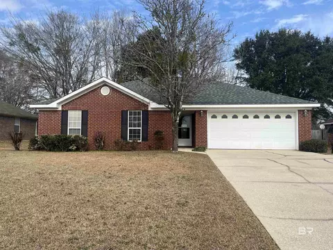 124 Oakwood Ave, Fairhope, AL 36532