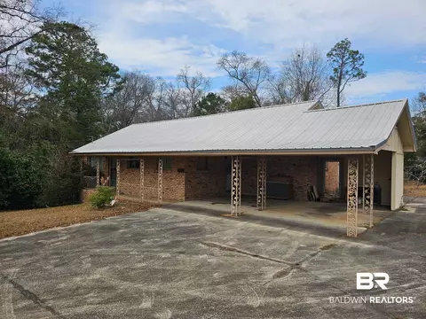 304 Sutherland Dr, Chickasaw, AL 36611 photo 2