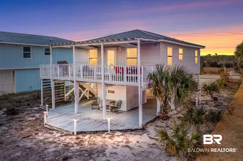425 E 2nd Ave, Gulf Shores, AL 36542