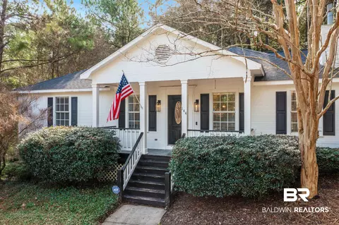 144 Donna Cir, Daphne, AL 36526