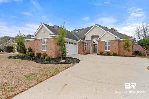 5722 N Kings Mill Dr, Mobile, AL 36693