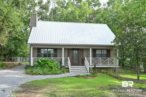 615 Morphy Ave, Fairhope, AL 36532