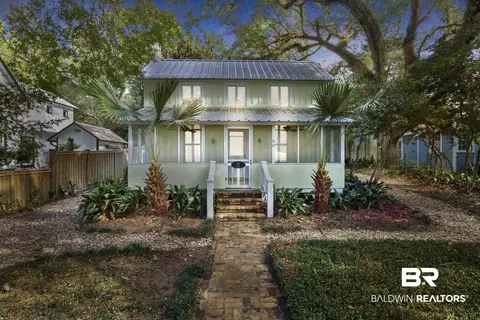 56 N Bayview St, Fairhope, AL 36532