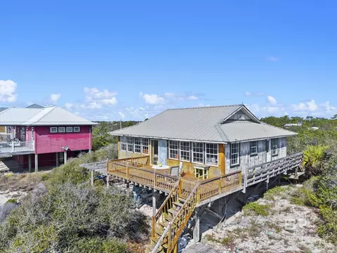 8904 Dolphin Ln, Gulf Shores, AL 36542