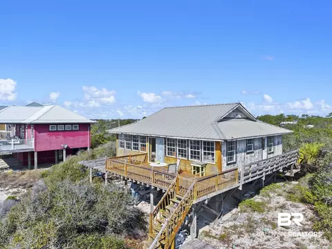 8904 Dolphin Ln, Gulf Shores, AL 36542