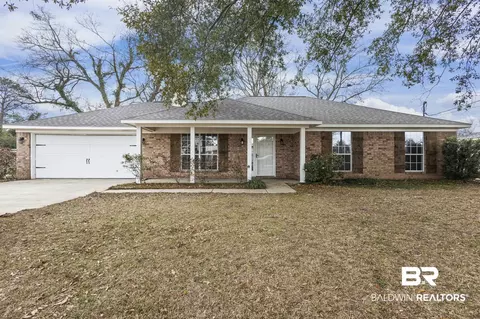 7327 Oak Dr, Foley, AL 36535