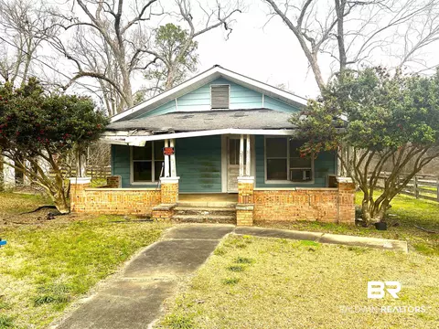 1560 Wolf Log Rd, Flomaton, AL 36441