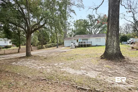 305 Alpine St, Chickasaw, AL 36611 photo 2