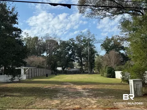 116 Pecan Ave, Fairhope, AL 36532