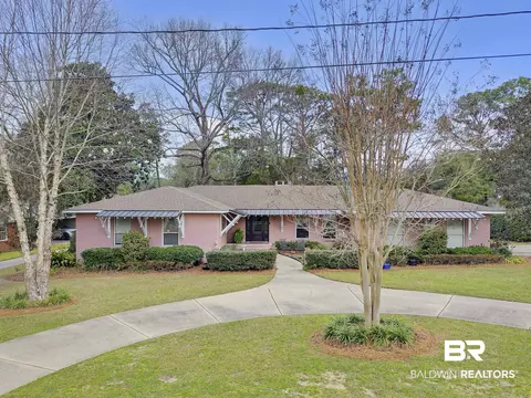 713 Olive Ave, Fairhope, AL 36532