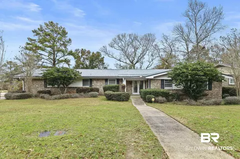 125 Fairway Dr, Daphne, AL 36526