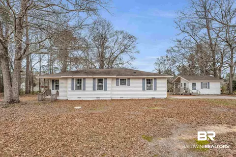 610 W 7th St, Bay Minette, AL 36507