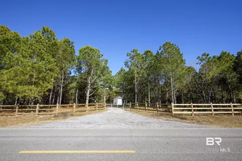 9538 Vernant Park Rd, Foley, AL 36535