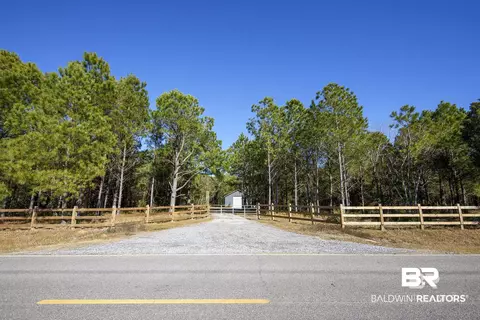 9538 Vernant Park Rd, Foley, AL 36535
