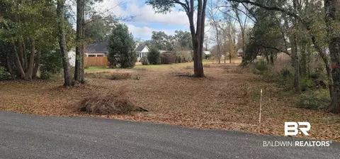 405 W Satsuma Ave, Foley, AL 36535