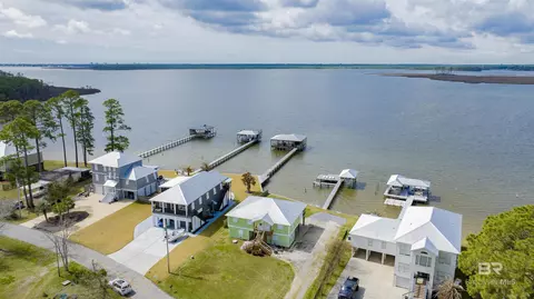 7685 Bay Shore Dr, Elberta, AL 36530