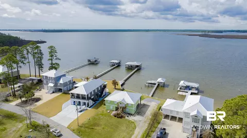 7685 Bay Shore Dr, Elberta, AL 36530