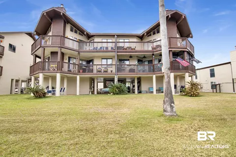 3858 Spinnaker Dr #202, Gulf Shores, AL 36542