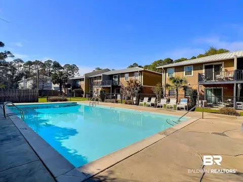 125 E 22nd Ave #9, Gulf Shores, AL 36542
