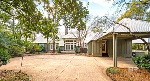 22183 Main St, Fairhope, AL 36532