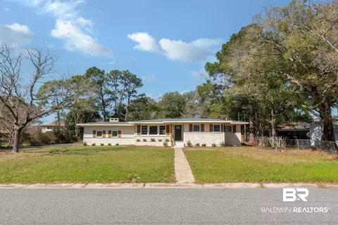 4302 E Shan Dr, Mobile, AL 36693 photo 2