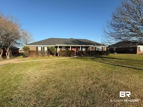 8912 Sherman Rd, Foley, AL 36535