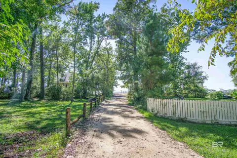 24197 Bay Shore Dr, Daphne, AL 36526