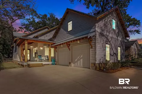 119 Orange Ave, Fairhope, AL 36532