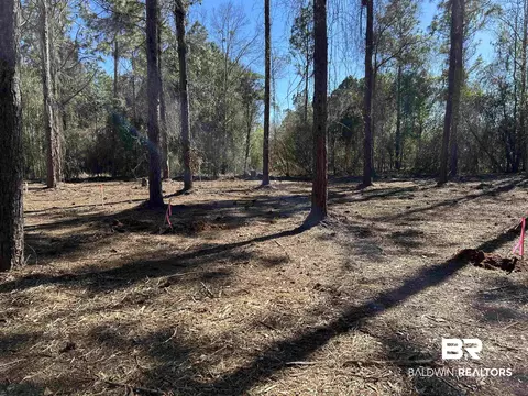 7101 N Woods Dr, Semmes, AL 36575