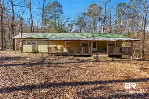 17 Pine Ct, Camden, AL 36726