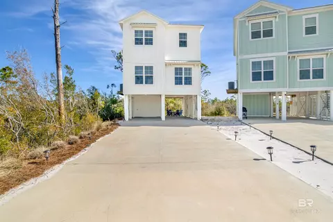 24199 Pepper Ln, Orange Beach, AL 36561