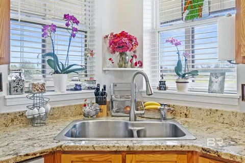 Kitchen - 26071 Woerner Rd, Elberta, AL 36530 photo 5 of 7