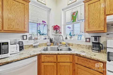 Kitchen - 26071 Woerner Rd, Elberta, AL 36530 photo 4 of 7