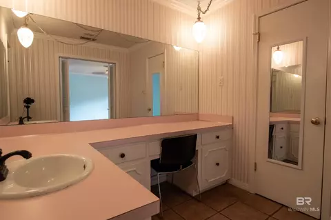 Bath - 213 Bell Ct, Chickasaw, AL 36611 photo 1 of 5