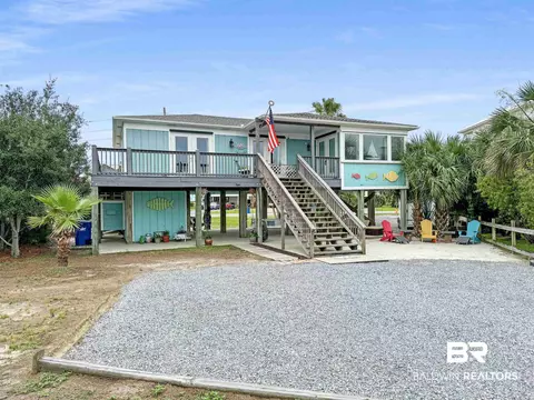 1465 Sandpiper Ln, Gulf Shores, AL 36542
