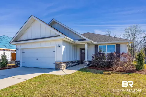 9010 Albatross Dr, Foley, AL 36535