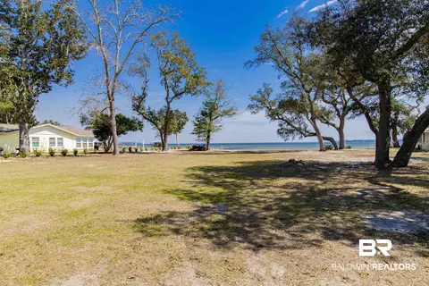 6742 Shore Dr, Elberta, AL 36530