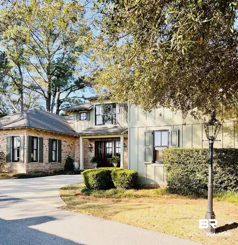 17861 Section St #1, Fairhope, AL 36532