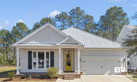 2715 Chastain St, Gulf Shores, AL 36542