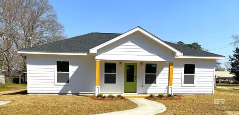 102 Earl St, Brewton, AL 36426