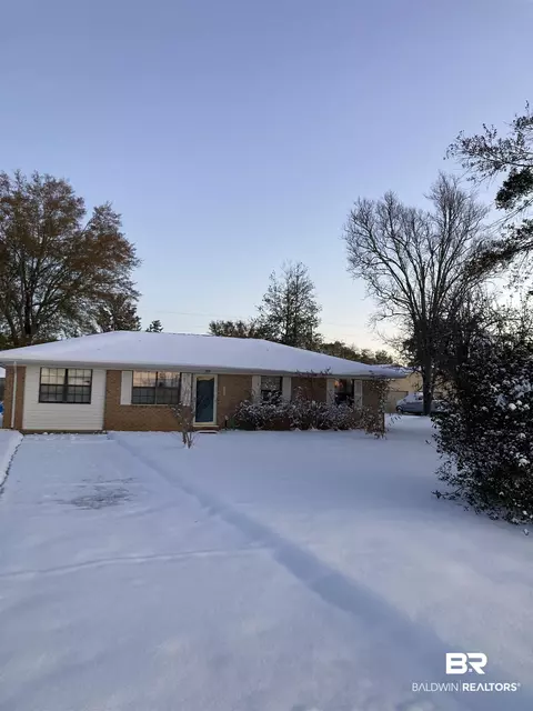 212 W Azalea Ave, Foley, AL 36535