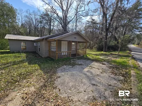 812 Dailey St, Brewton, AL 36426