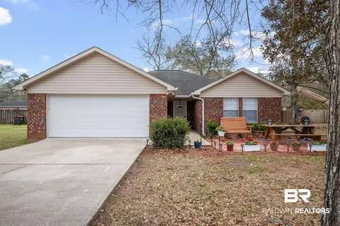 402 W 15th St, Bay Minette, AL 36507