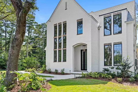 14 Mershon St, Fairhope, AL 36532