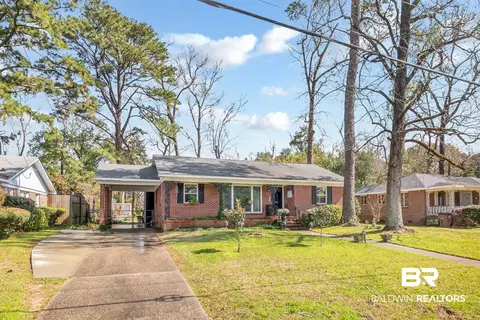 601 E Barksdale Dr, Mobile, AL 36606 photo 2