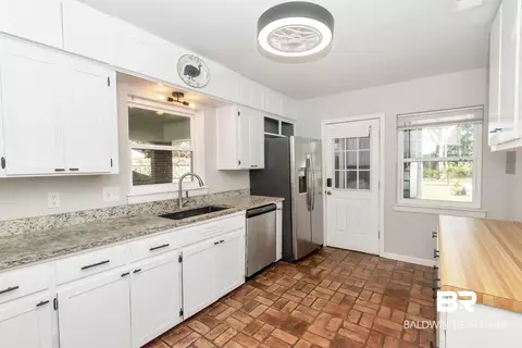 601 E Barksdale Dr, Mobile, AL 36606 photo 11