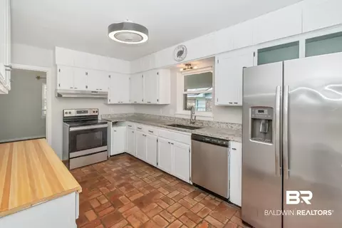 601 E Barksdale Dr, Mobile, AL 36606 photo 12
