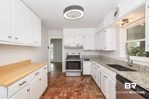 601 E Barksdale Dr, Mobile, AL 36606 photo 13