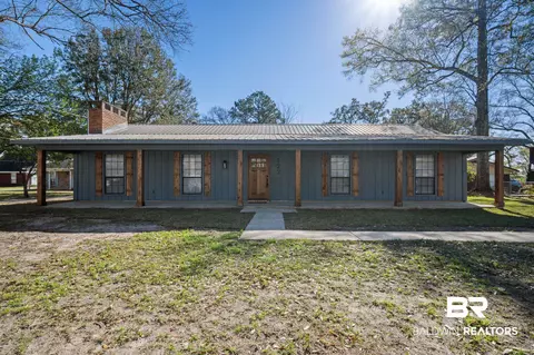 122 N Bethel Forest Dr, Saraland, AL 36571