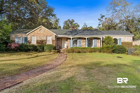 141 Myrtlewood Ln, Mobile, AL 36608
